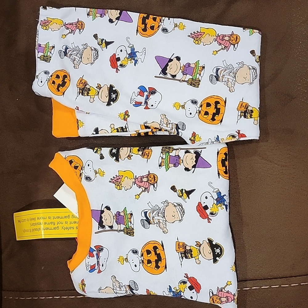 Peanuts Halloween pajama set